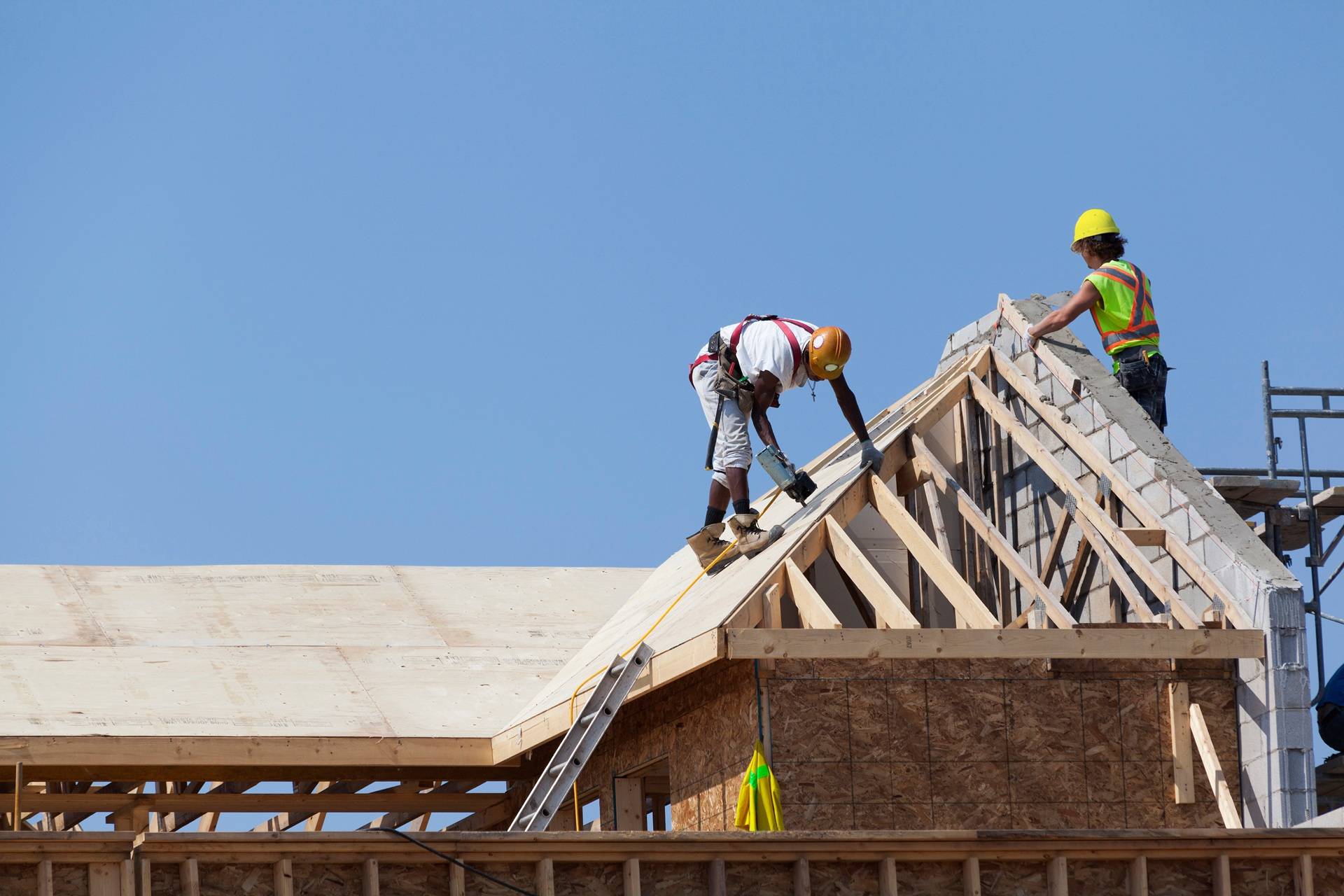 Dachkonstruktion beim Hausbau | Wasserenthärtungsanlage