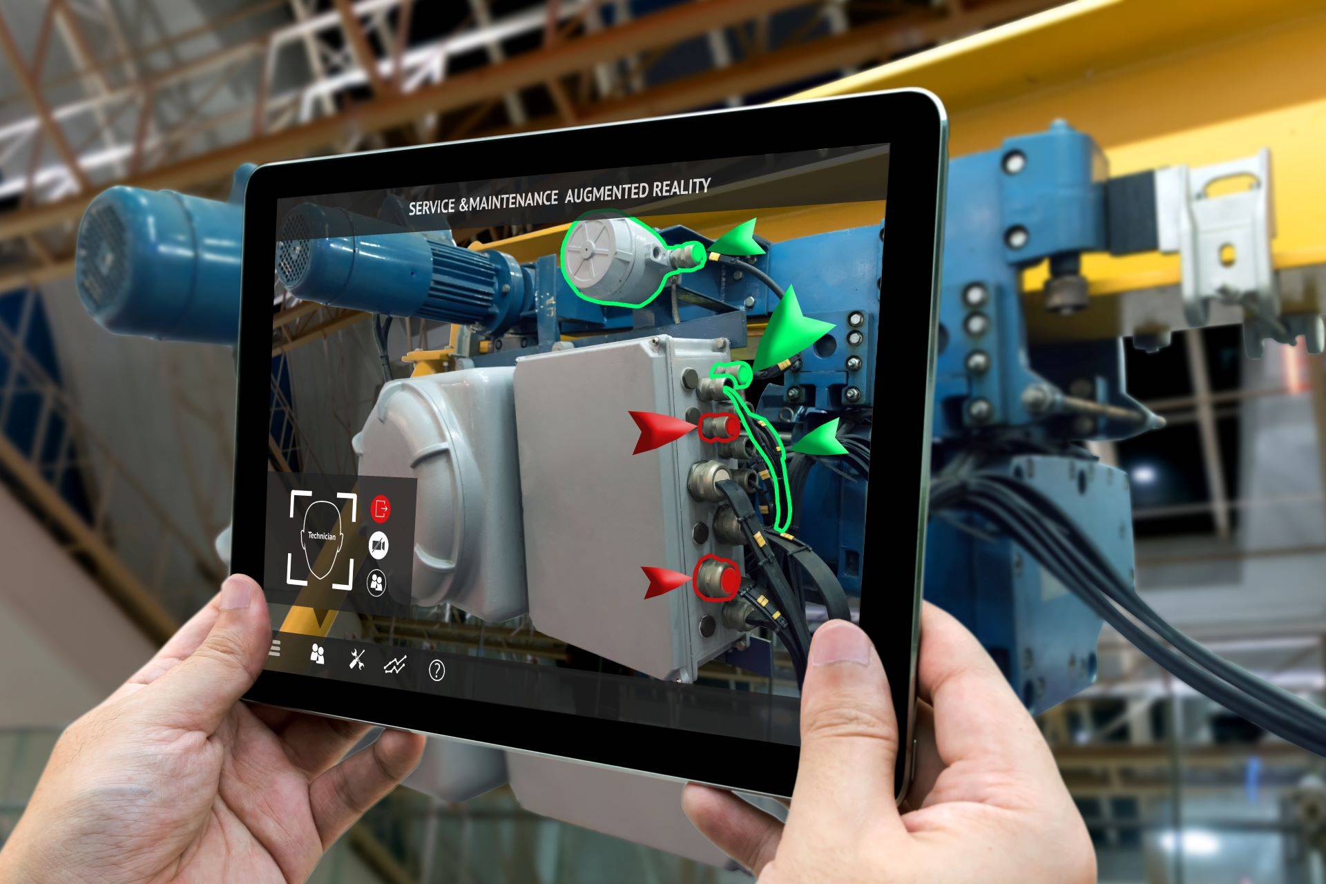 Tablet mit AR-Wartungsanzeige an Maschine